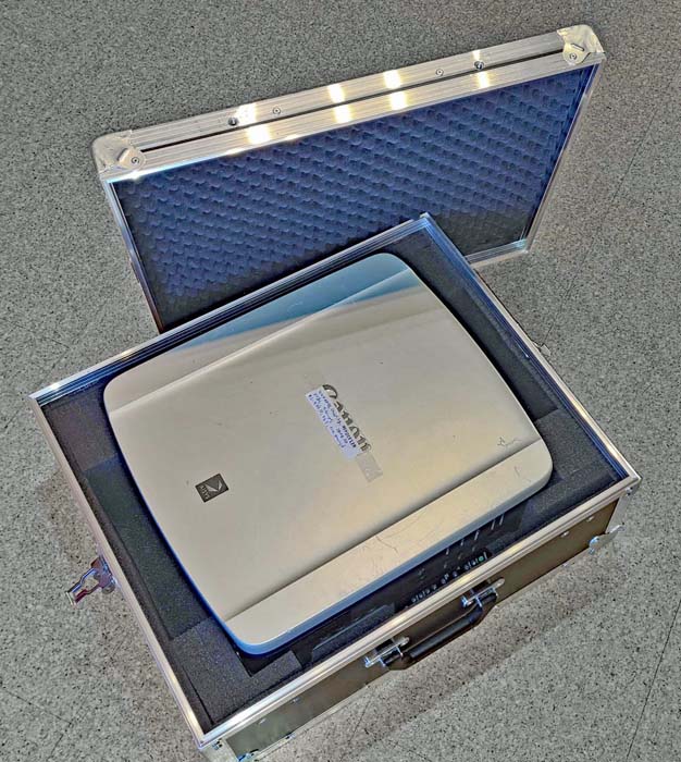 Beamer-Koffer WUX6010 oder WUX500 als Projektions-Ständer
